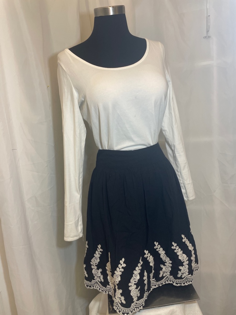 Candy Rain Black Embroidered Skirt - Women Size M, Waist 30”, Length 19” cotton - Picture 2 of 8